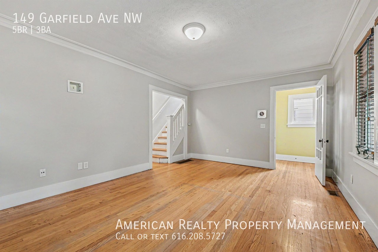 149 Garfield Ave Nw - Photo 2 of 20