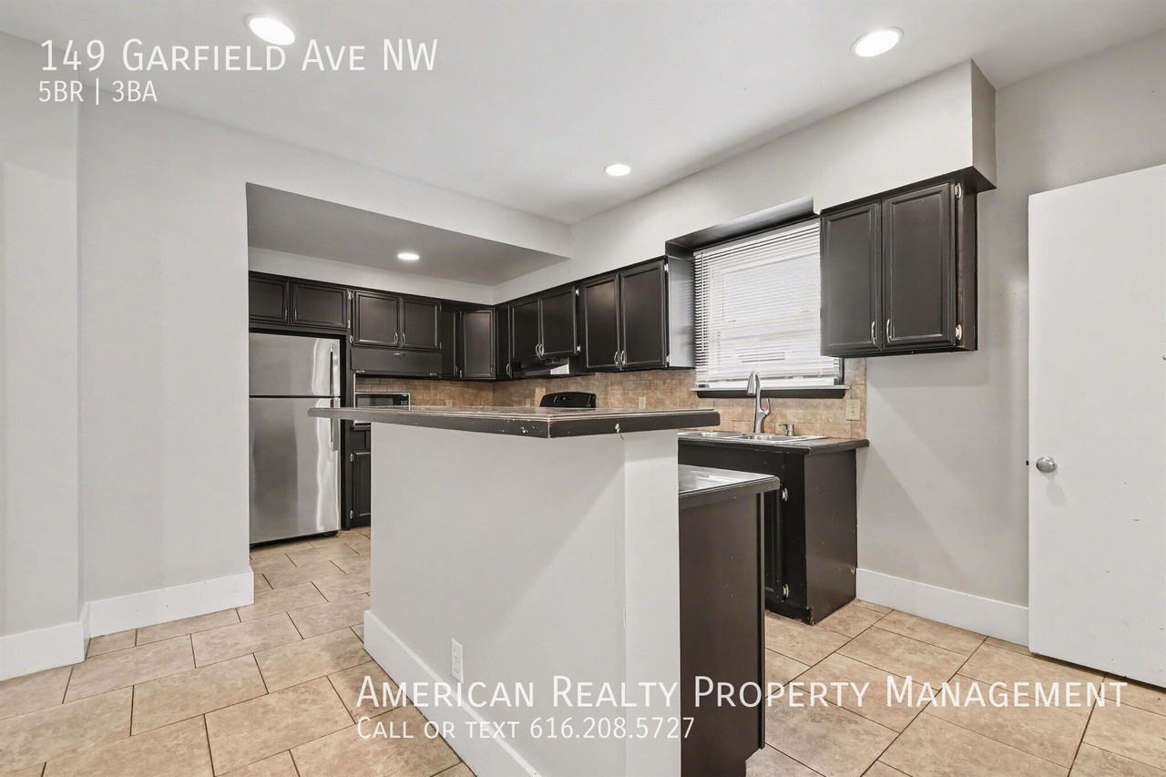 149 Garfield Ave Nw - Photo 6 of 20