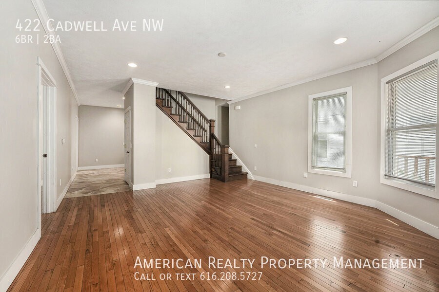 422 Cadwell Ave Nw - Photo 2 of 17