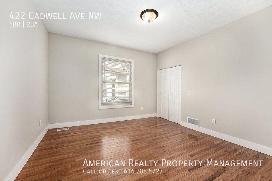422 Cadwell Ave Nw - Photo 7 of 17