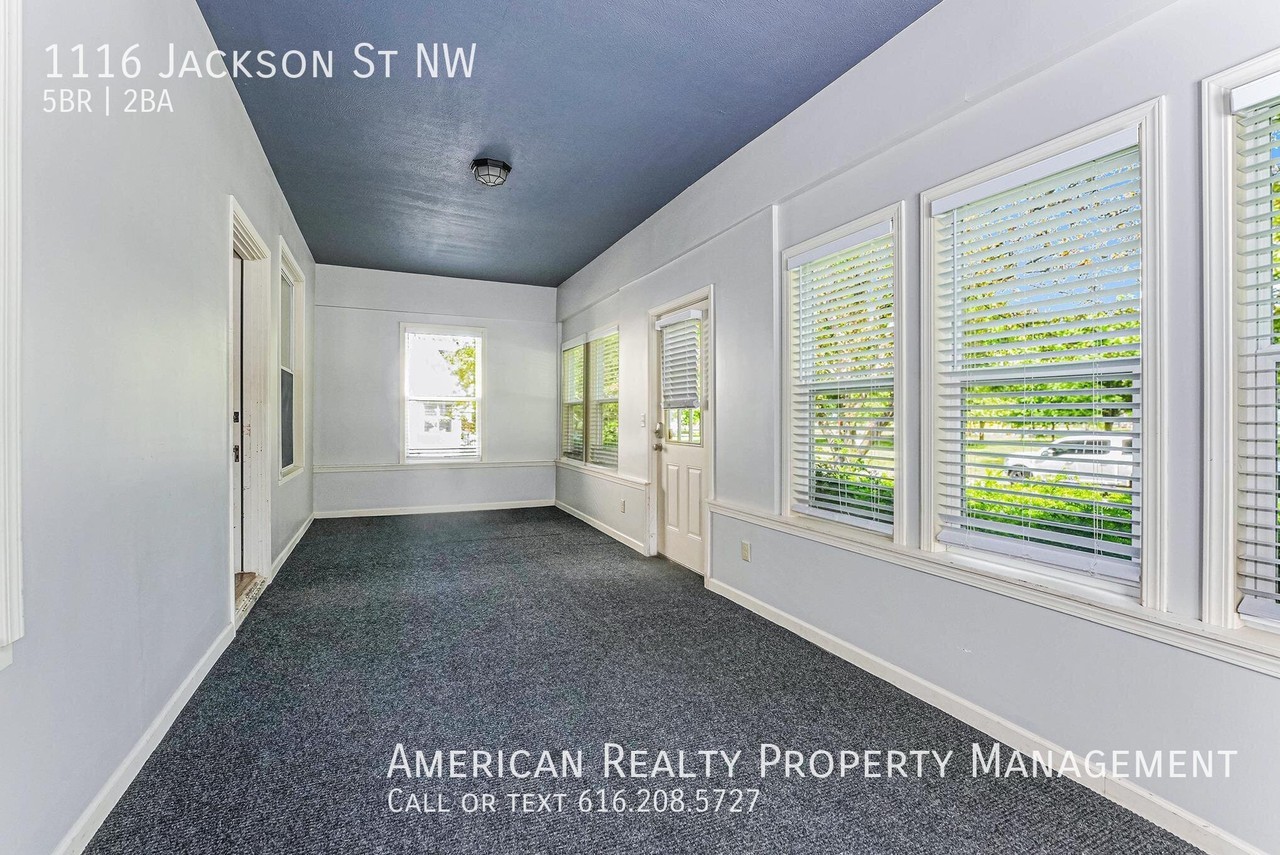 1116 Jackson St Nw - Photo 2 of 19