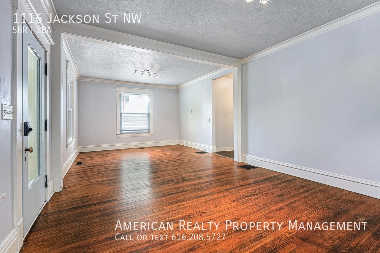 1116 Jackson St Nw - Photo 6 of 19