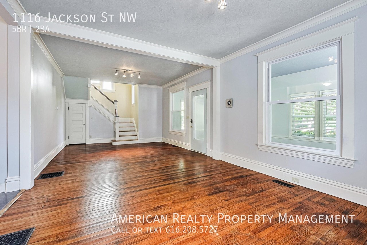1116 Jackson St Nw - Photo 7 of 19
