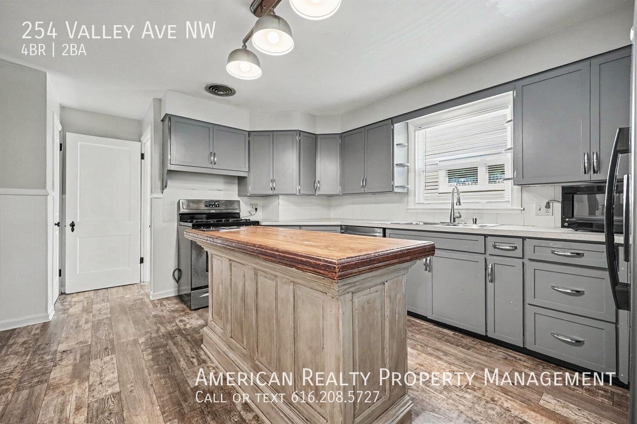 254 Valley Ave Nw - Photo 4 of 21