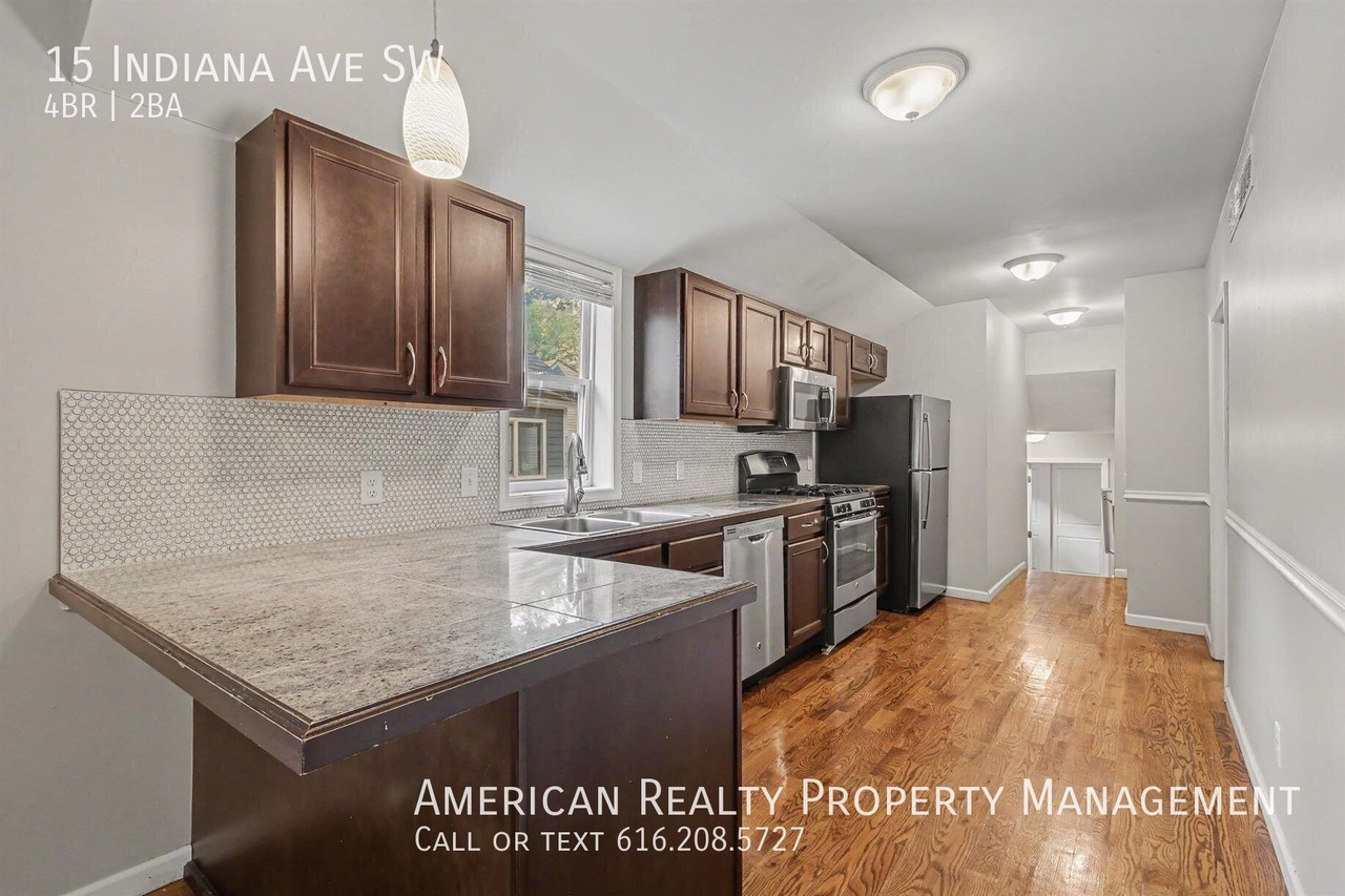 15 Indiana Ave Sw - Photo 4 of 19