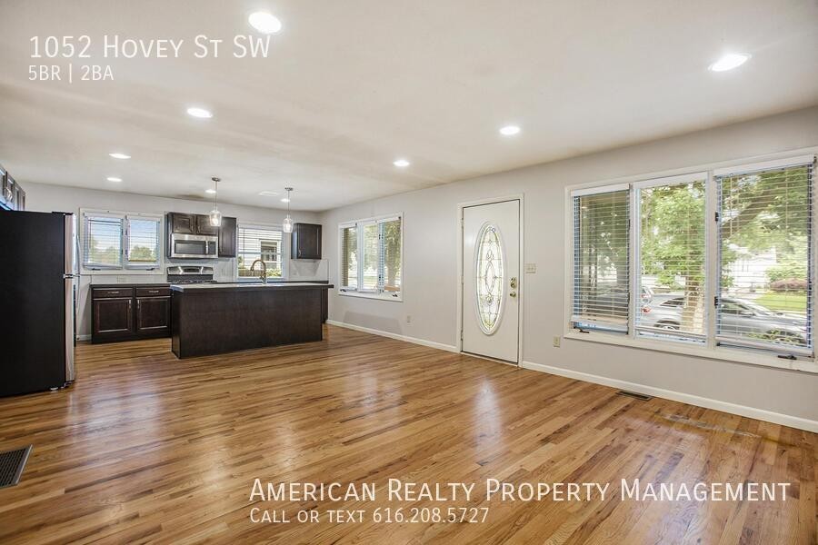 1052 Hovey St Sw - Photo 6 of 18