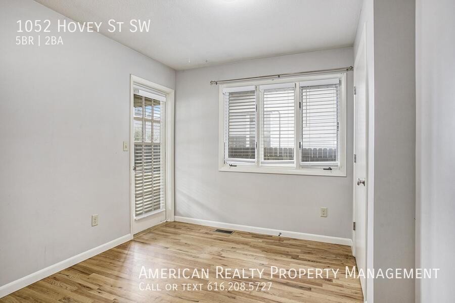 1052 Hovey St Sw - Photo 7 of 18