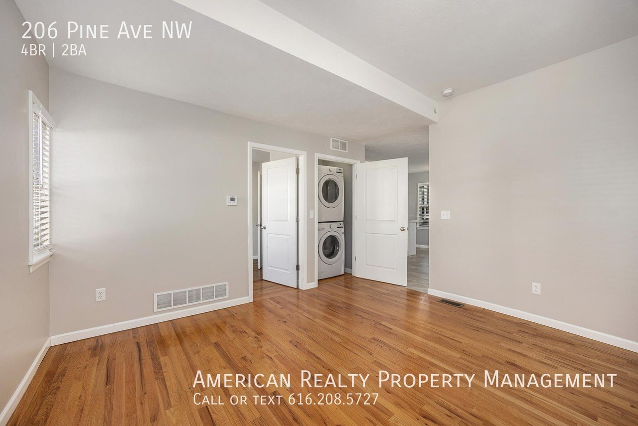 206 Pine Ave Nw - Photo 2 of 17