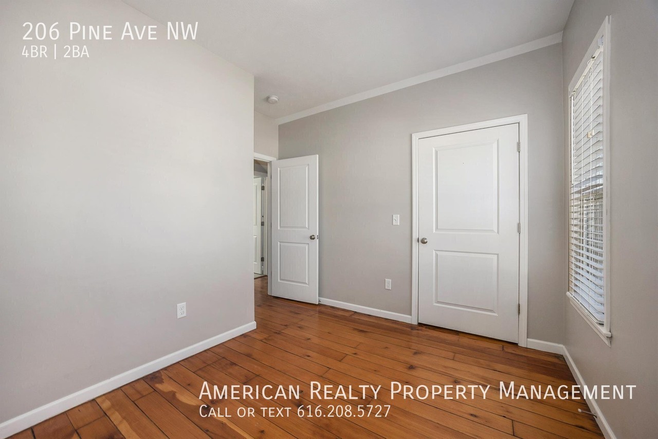 206 Pine Ave Nw - Photo 7 of 17