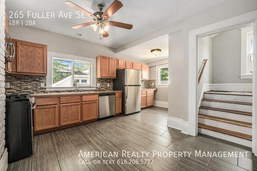 265 Fuller Ave Se - Photo 4 of 19