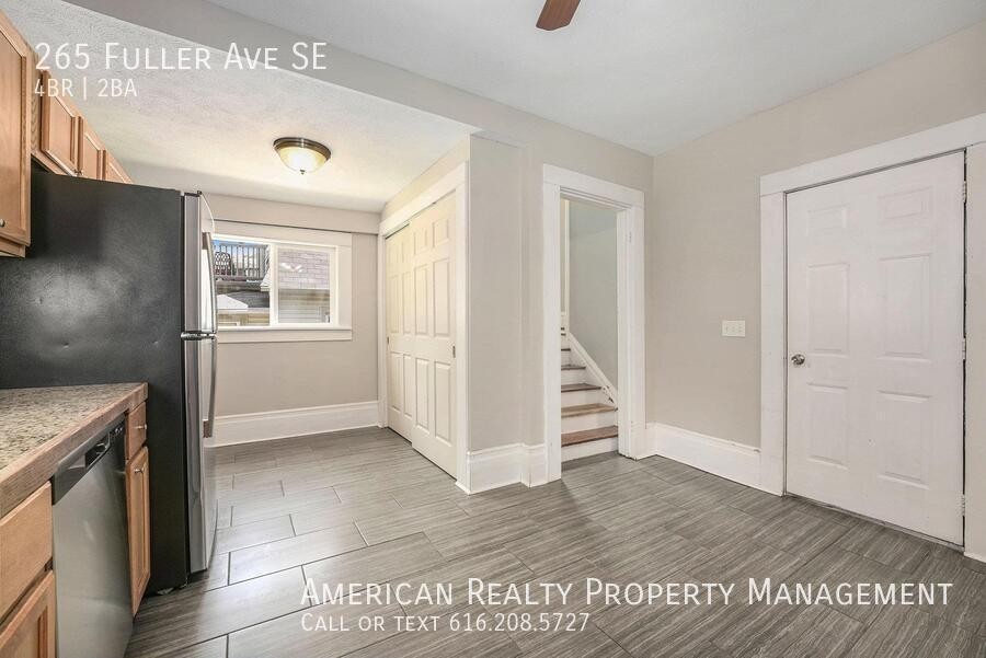 265 Fuller Ave Se - Photo 6 of 19