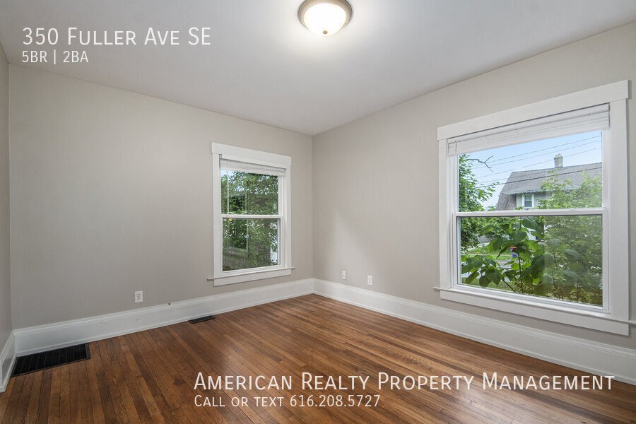 350 Fuller Ave Se - Photo 6 of 19