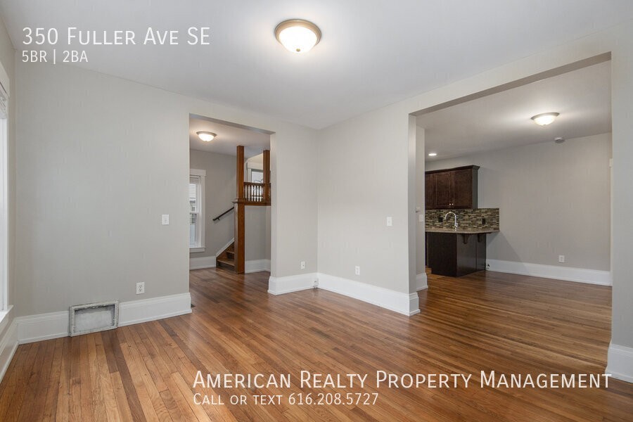 350 Fuller Ave Se - Photo 7 of 19