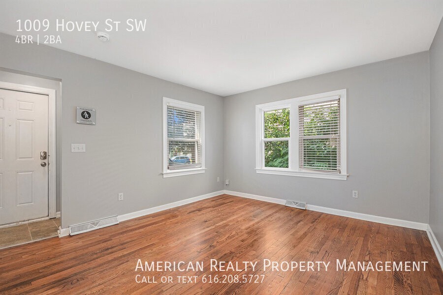 1009 Hovey St Sw - Photo 2 of 20