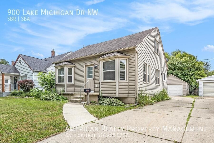 900 Lake Michigan Dr Nw