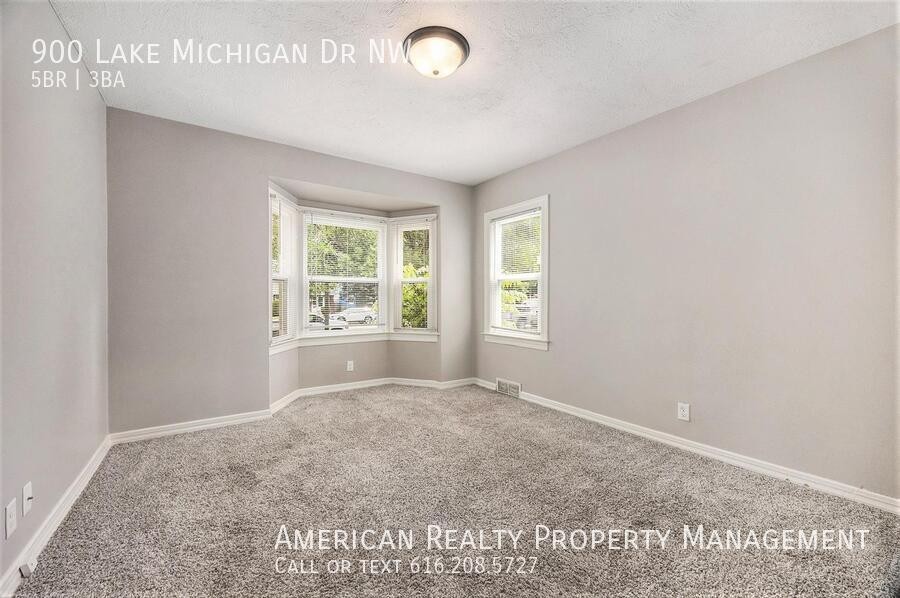 900 Lake Michigan Dr Nw - Photo 6 of 19