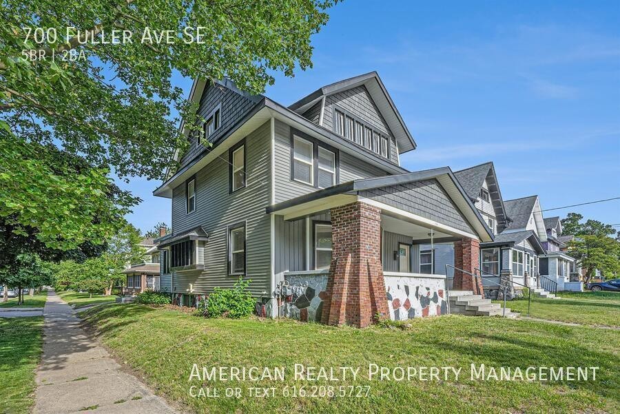 700 Fuller Ave Se - Photo 2 of 18