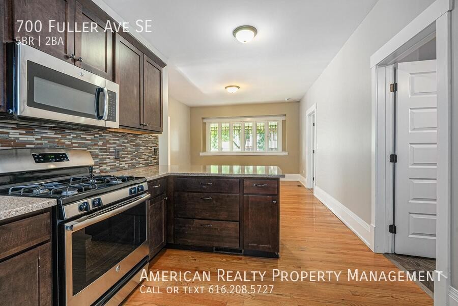 700 Fuller Ave Se - Photo 5 of 18