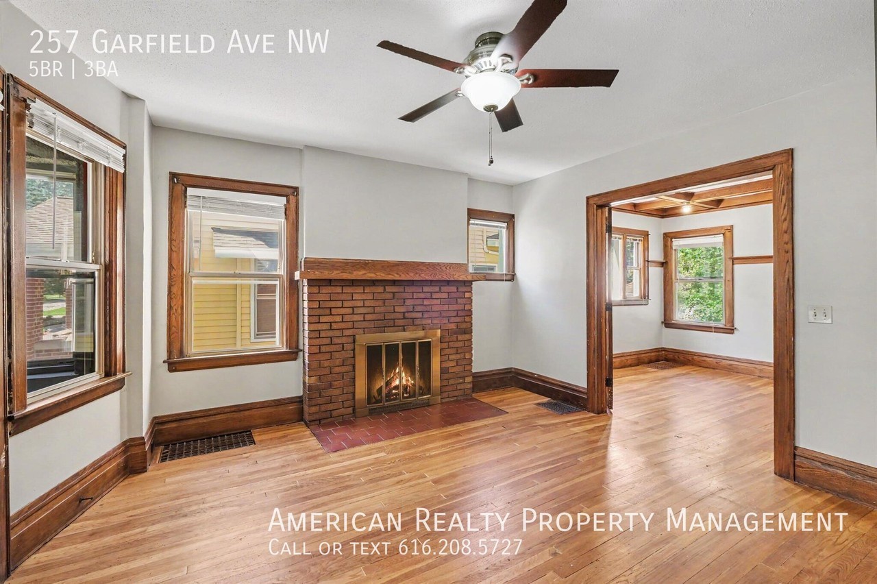 257 Garfield Ave Nw - Photo 2 of 19