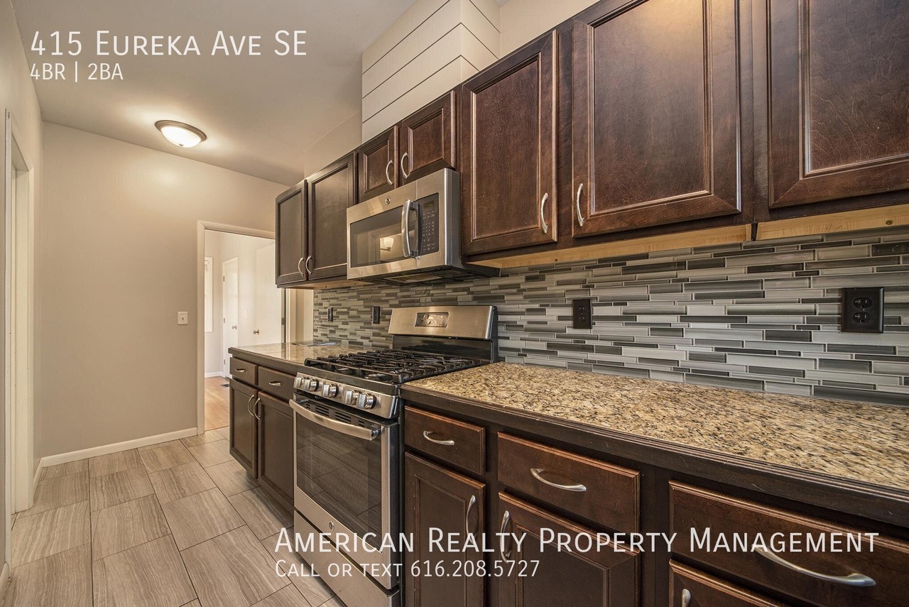 415 Eureka Ave Se - Photo 4 of 18