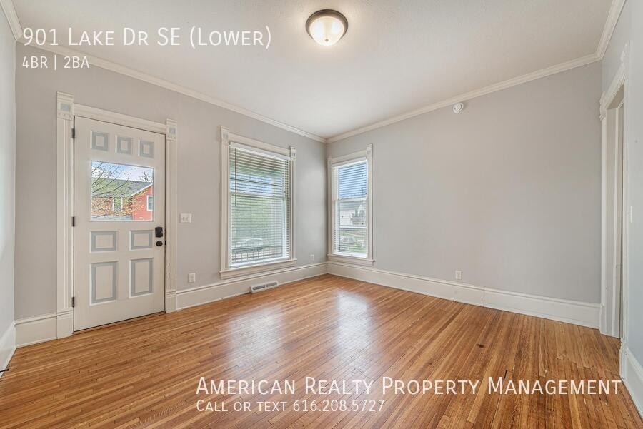 901 Lake Dr Se - Photo 6 of 20