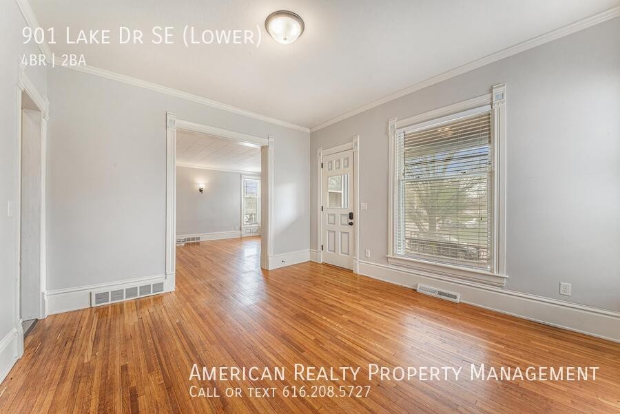 901 Lake Dr Se - Photo 7 of 20