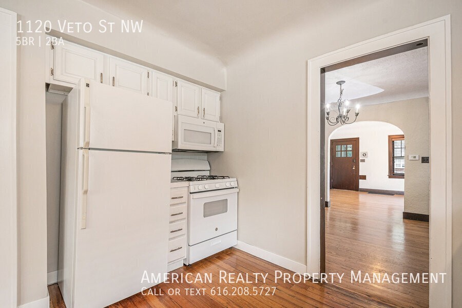 1120 Veto St Nw - Photo 6 of 20