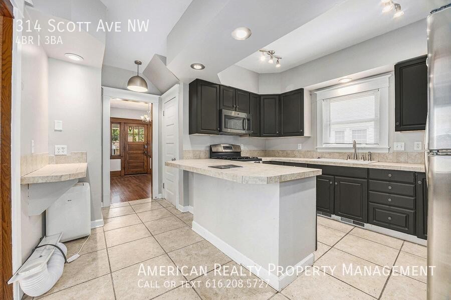314 Scott Ave Nw - Photo 4 of 25