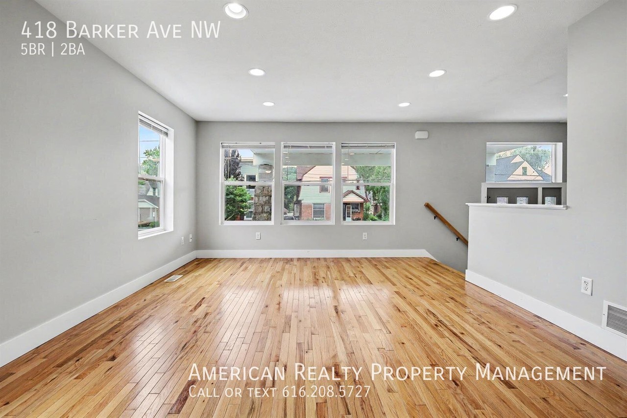 418 Barker Ave Nw - Photo 5 of 19