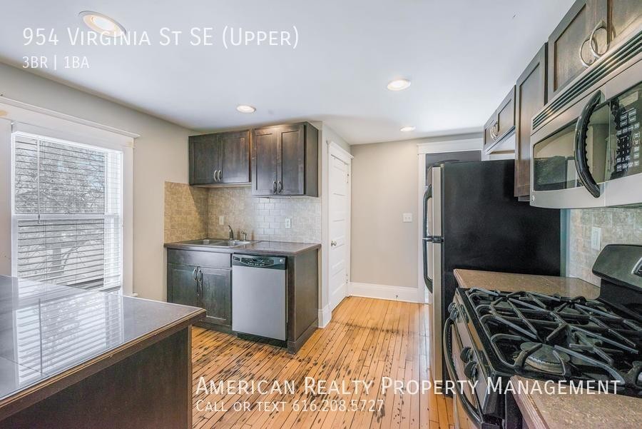954 Virginia St Se - Photo 4 of 17
