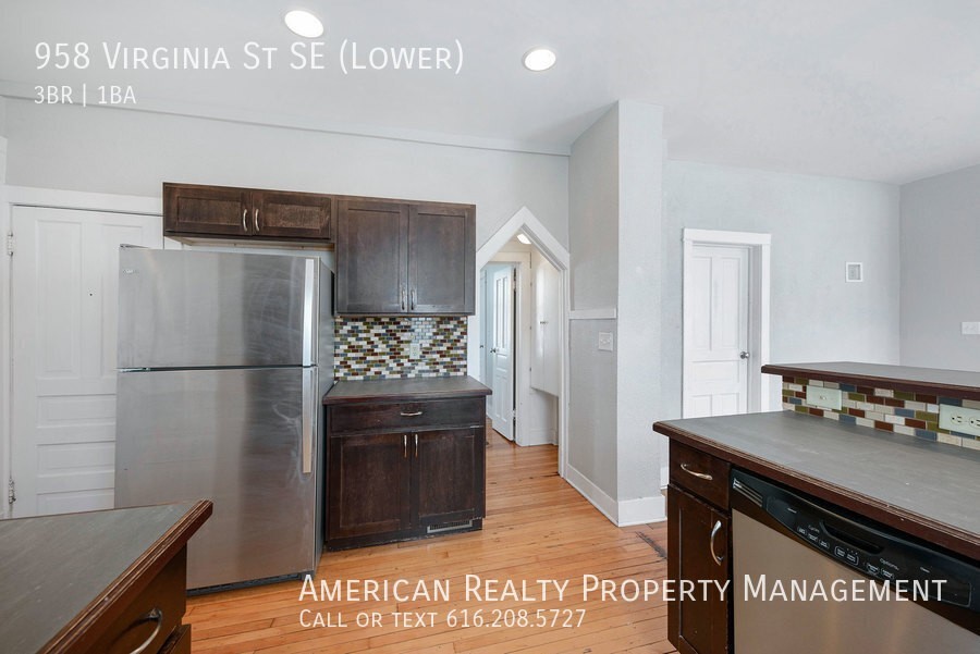 958 Virginia St Se - Photo 2 of 17