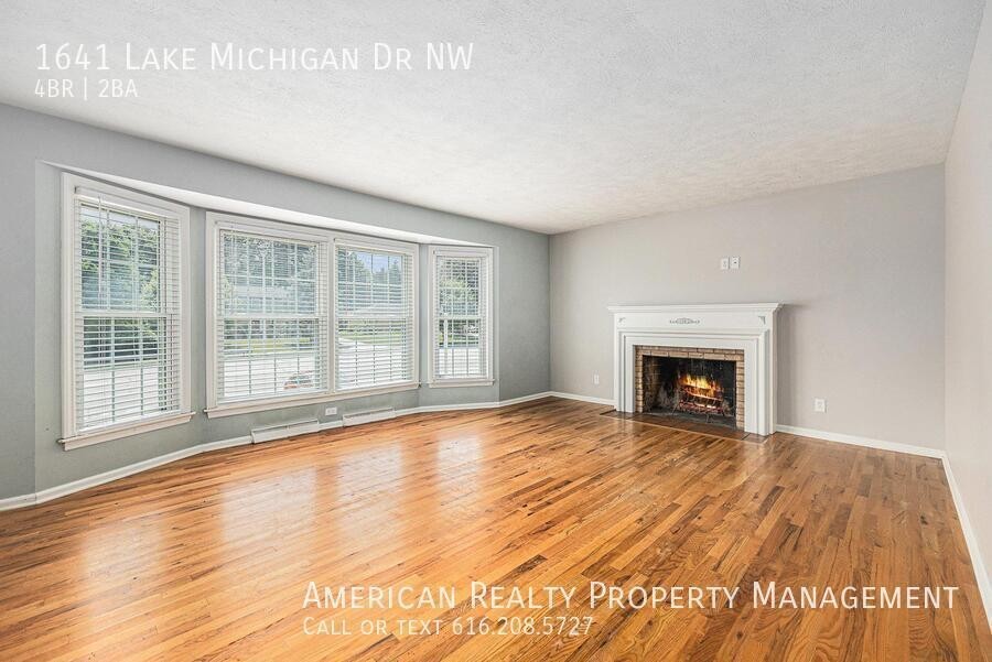 1641 Lake Michigan Dr Nw - Photo 2 of 19