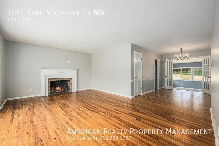 1641 Lake Michigan Dr Nw - Photo 4 of 19