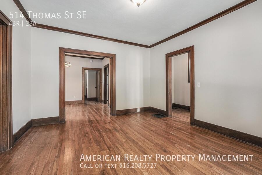 514 Thomas St Se - Photo 4 of 17