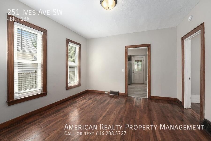 251 Ives Ave Sw - Photo 6 of 17