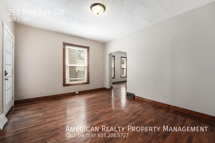 251 Ives Ave Sw - Photo 7 of 17