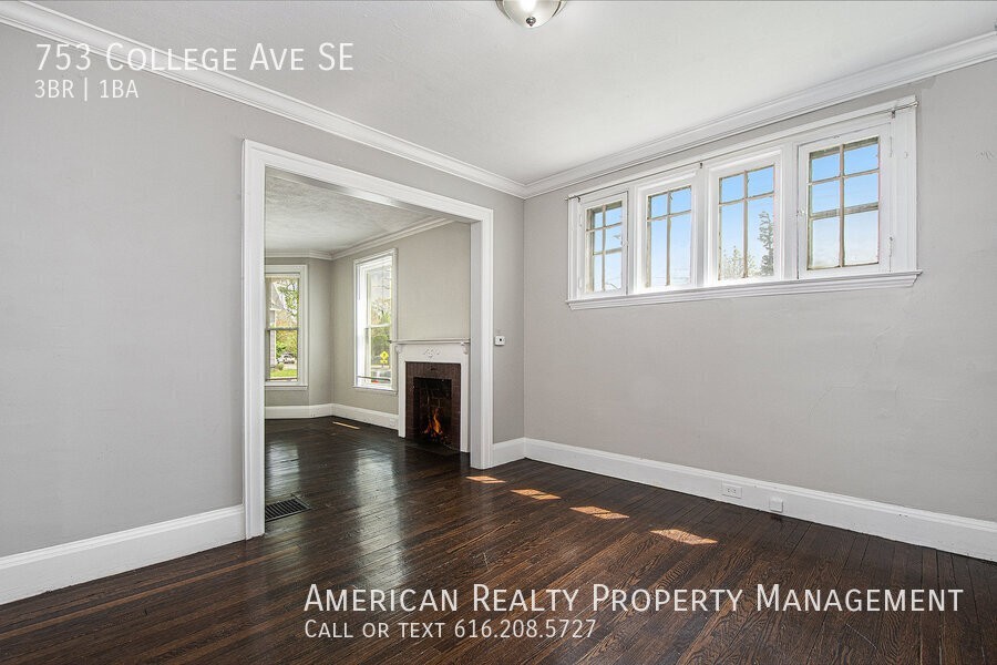 753 College Ave Se - Photo 7 of 18