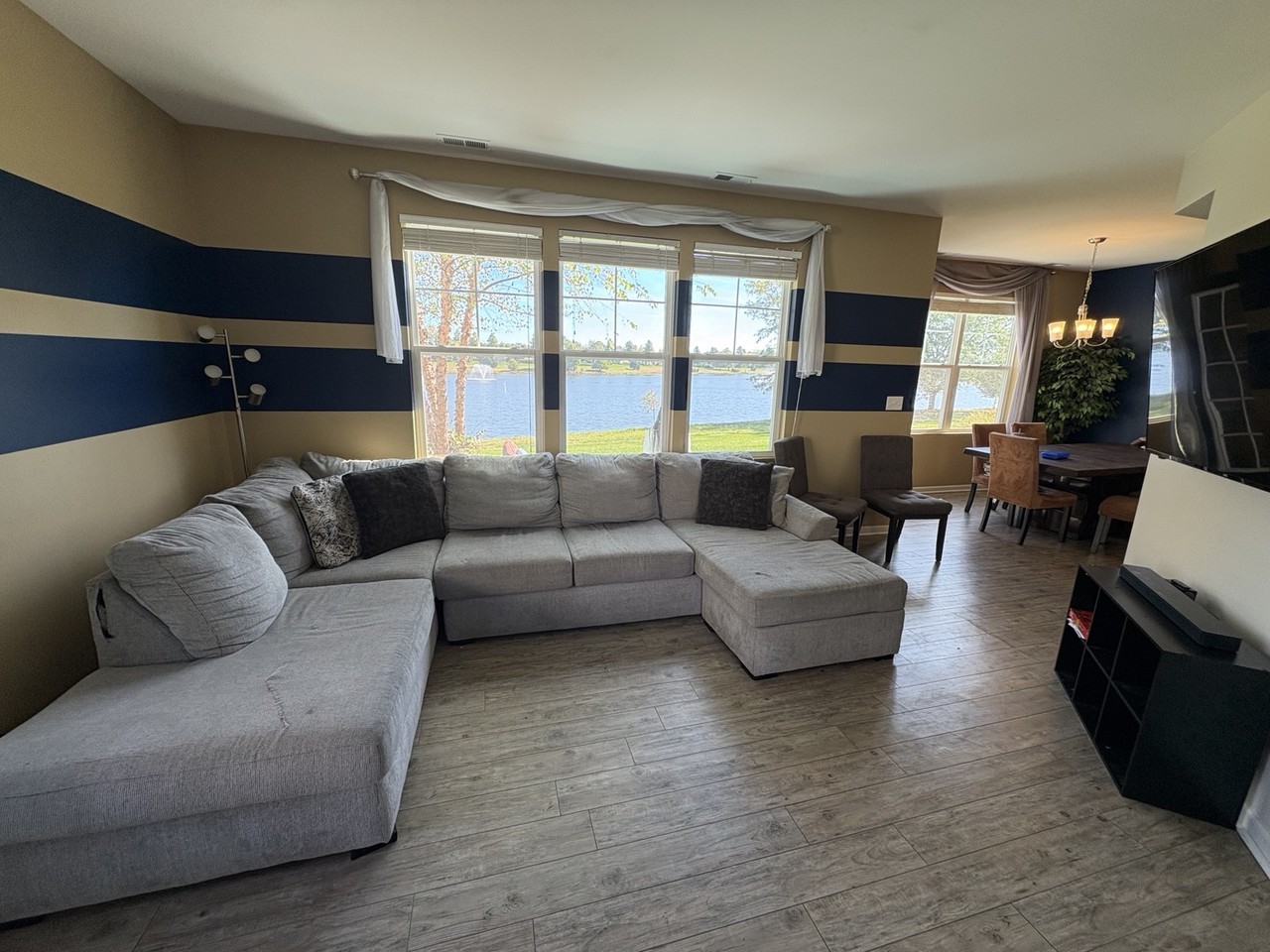 1437 Lighthouse Ln - Photo 2 of 37