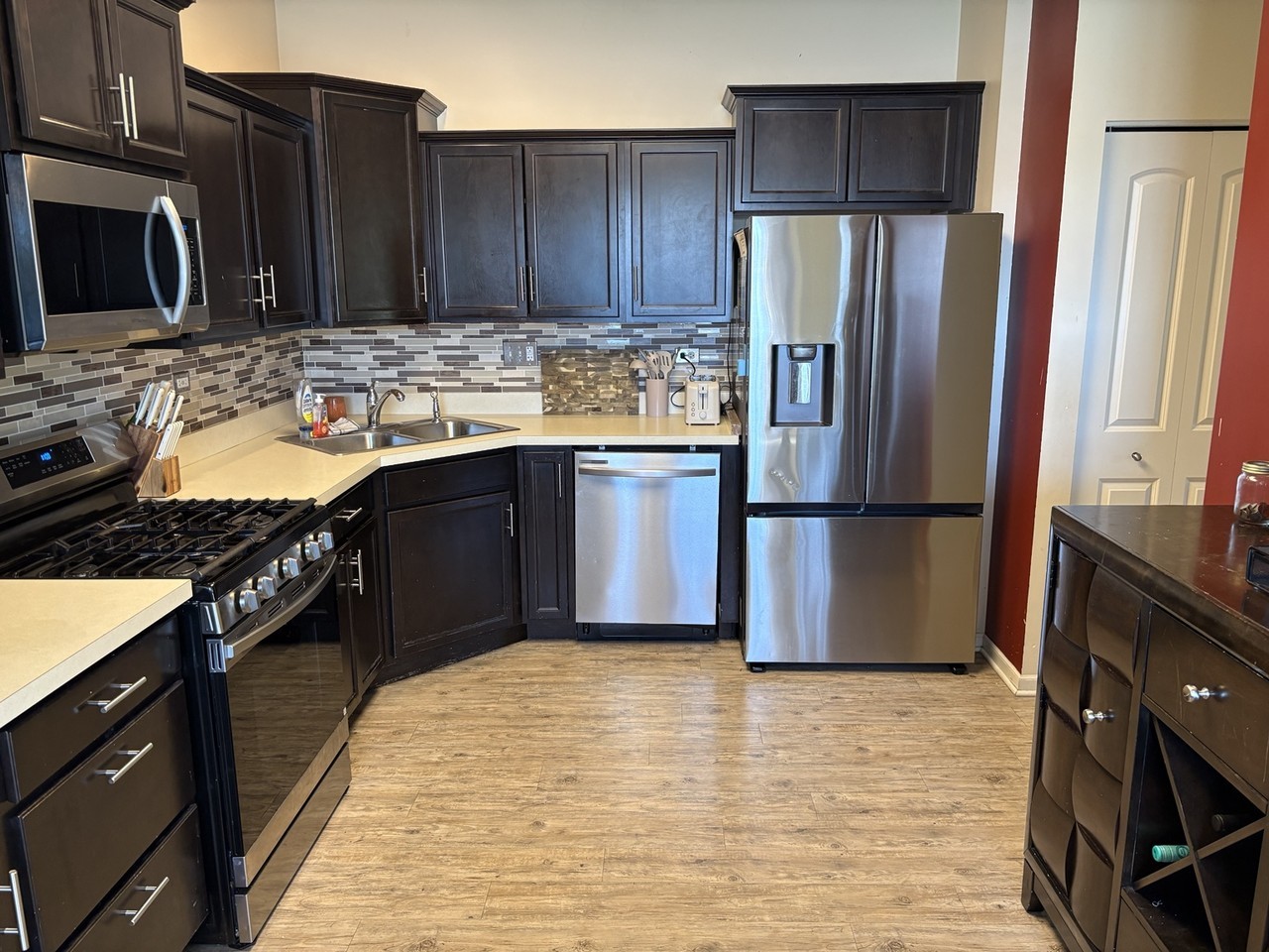 1437 Lighthouse Ln - Photo 6 of 37