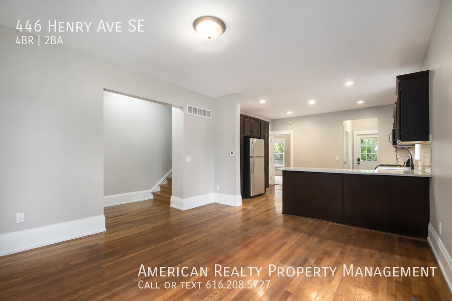 446 Henry Ave Se - Photo 6 of 19