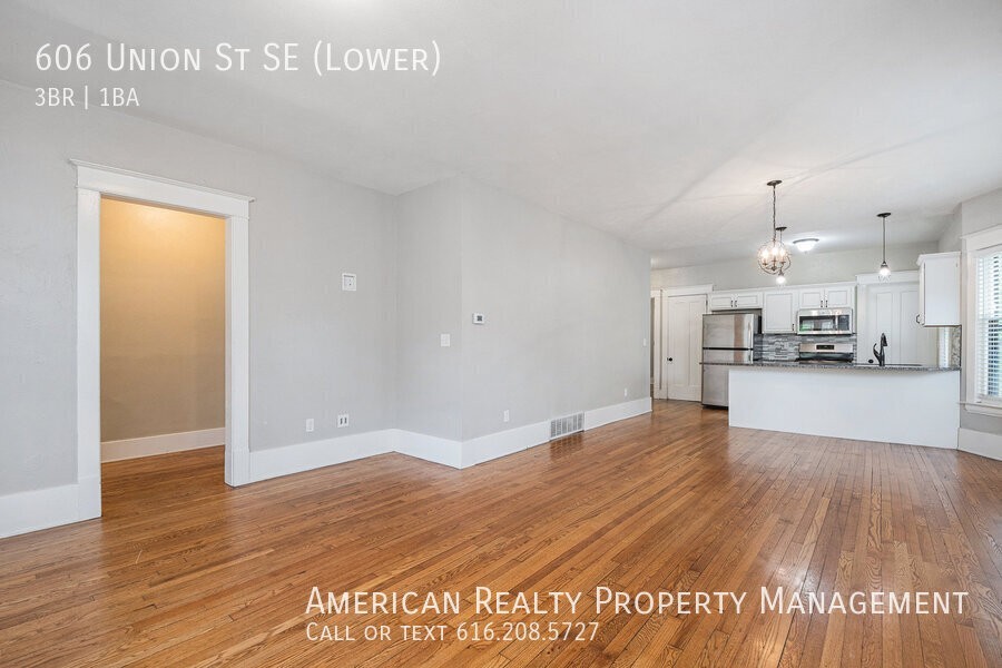 606 Union Ave Se - Photo 2 of 18