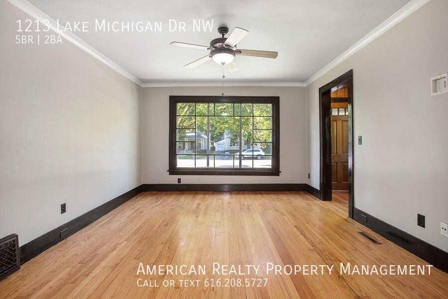 1213 Lake Michigan Dr Nw - Photo 2 of 18