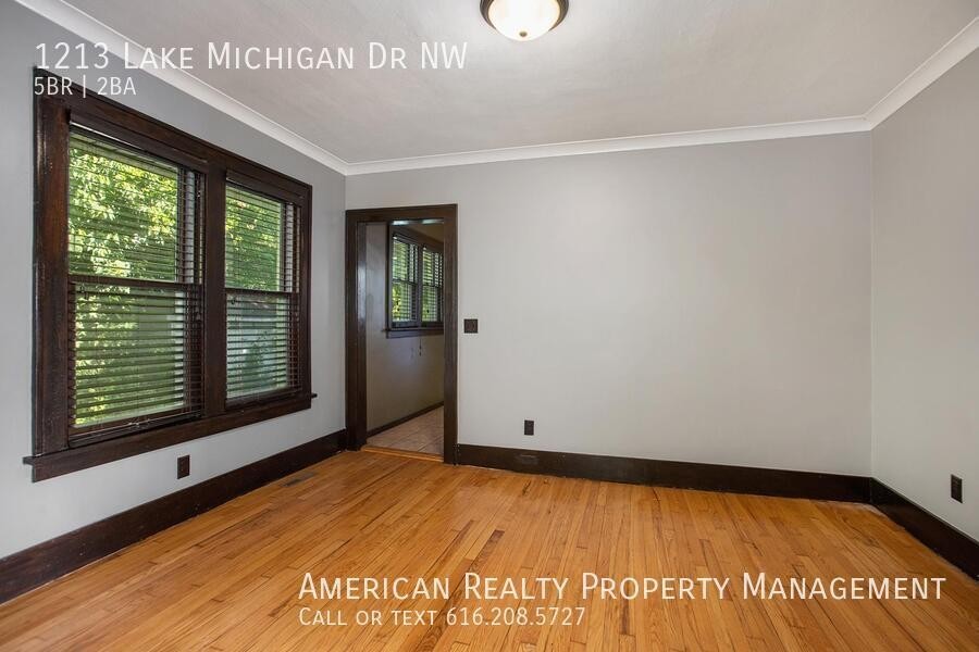 1213 Lake Michigan Dr Nw - Photo 6 of 18