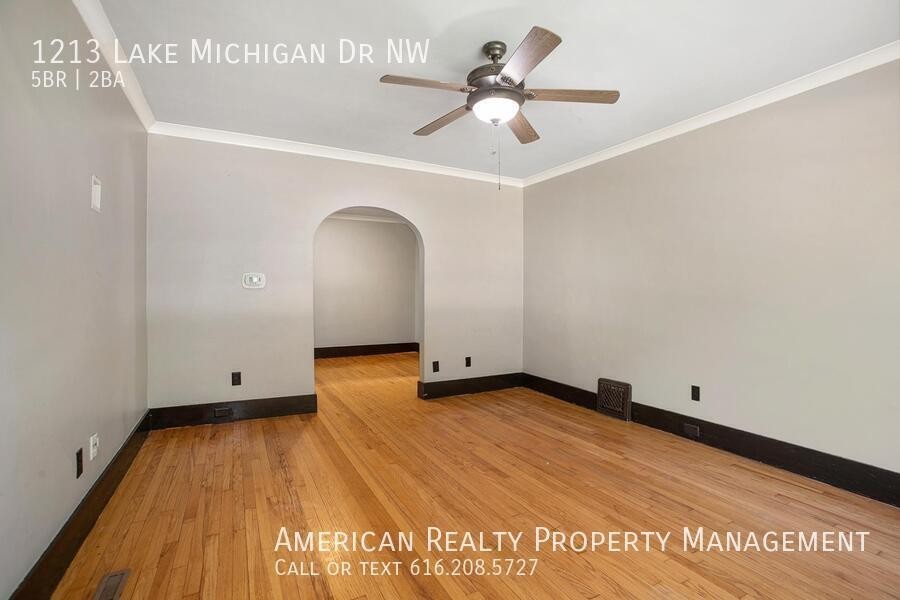 1213 Lake Michigan Dr Nw - Photo 7 of 18