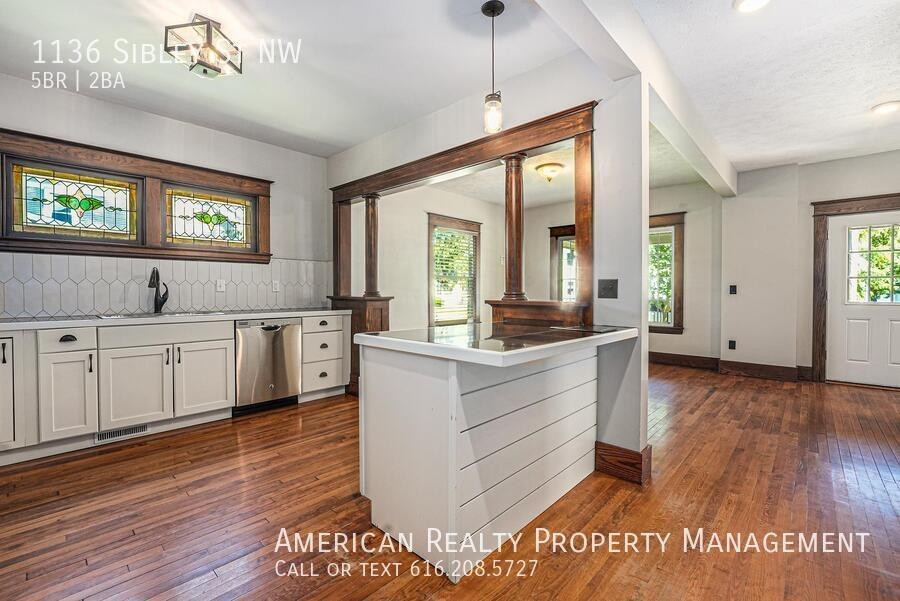 1136 Sibley St Nw - Photo 2 of 18