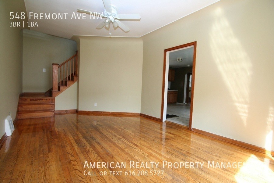 548 Fremont Ave Nw - Photo 2 of 9