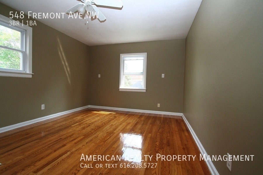 548 Fremont Ave Nw - Photo 6 of 9