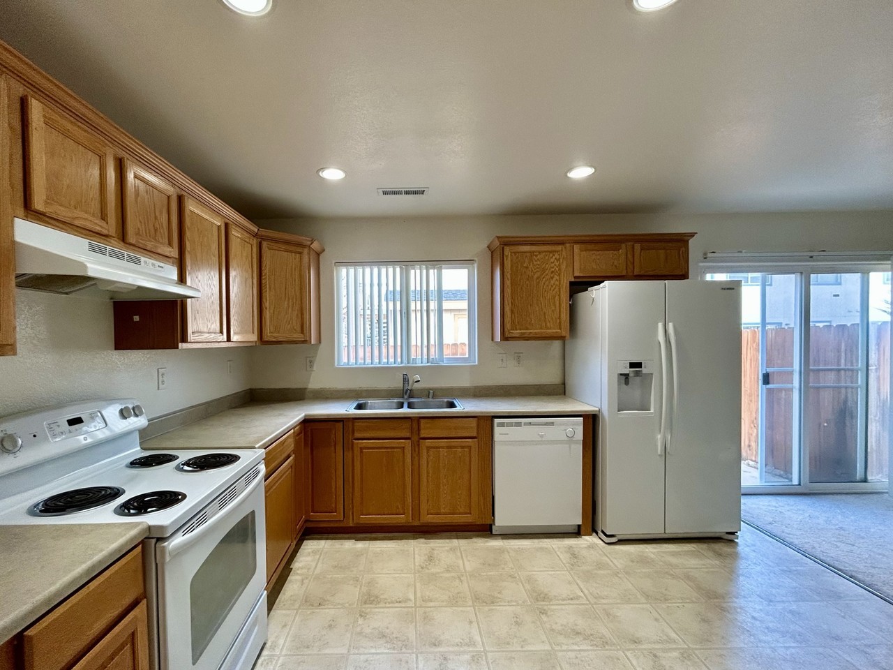 401 Valley Cir #A - Photo 4 of 21