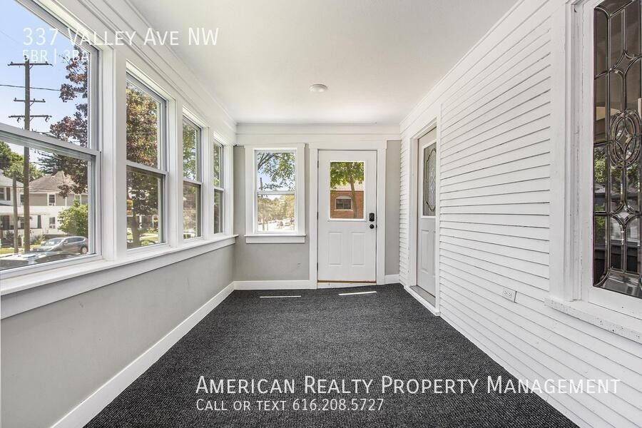 337 Valley Ave Nw - Photo 2 of 21