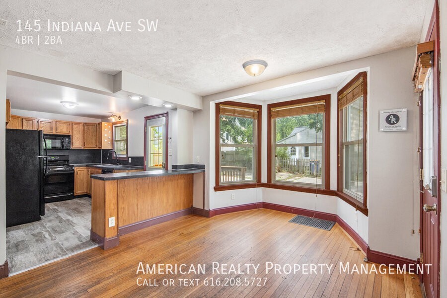 145 Indiana Ave Sw - Photo 2 of 18